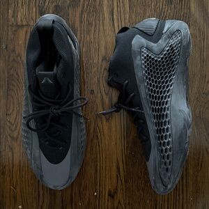 Lightly USED adidas AE1 in good condition size 9